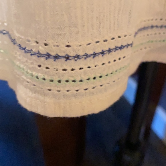 Gorgeous embroidered New Mossimo Supply Co tank - Picture 6 of 9